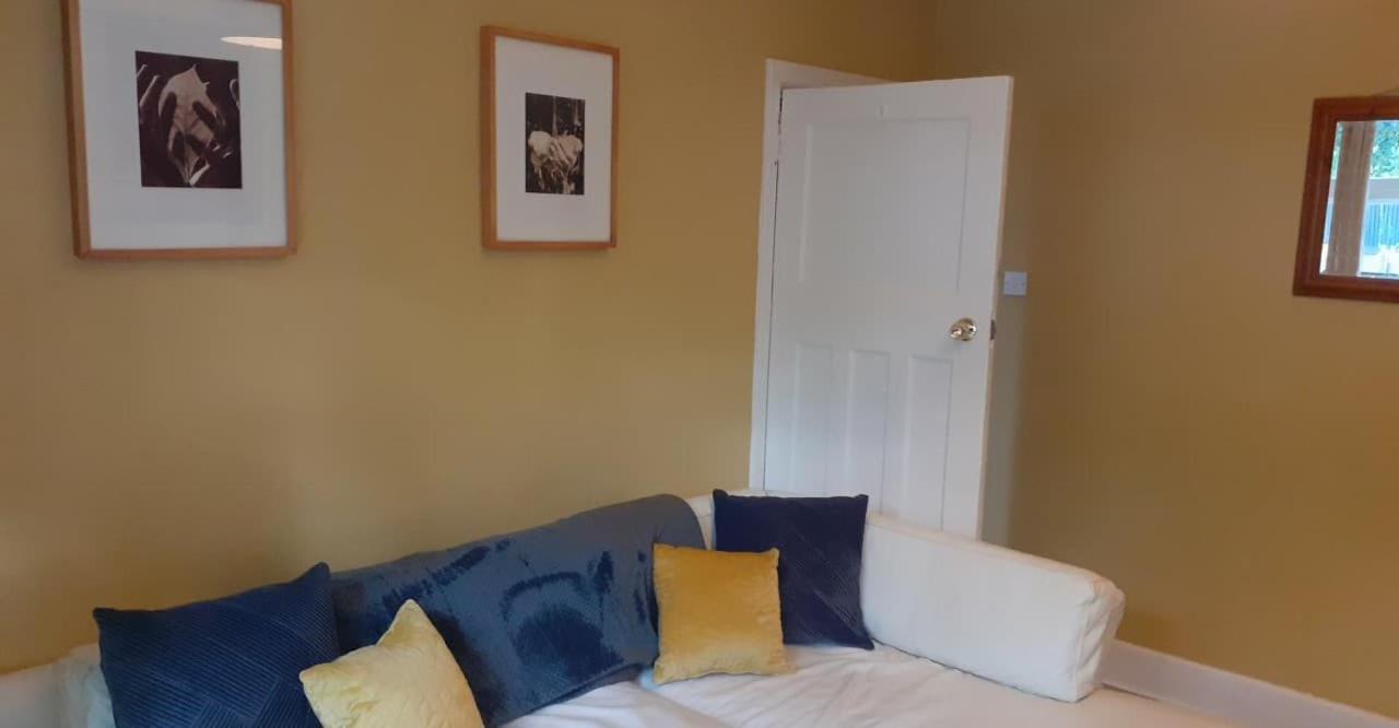 Perry Road, Beautiful Large House Available For Guests And Contractors Parking Wifi Villa Nottingham Buitenkant foto