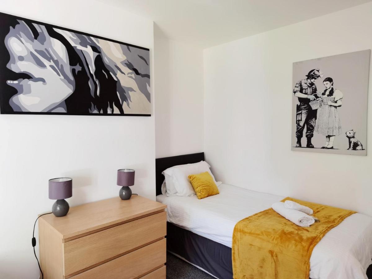 Perry Road, Beautiful Large House Available For Guests And Contractors Parking Wifi Villa Nottingham Buitenkant foto