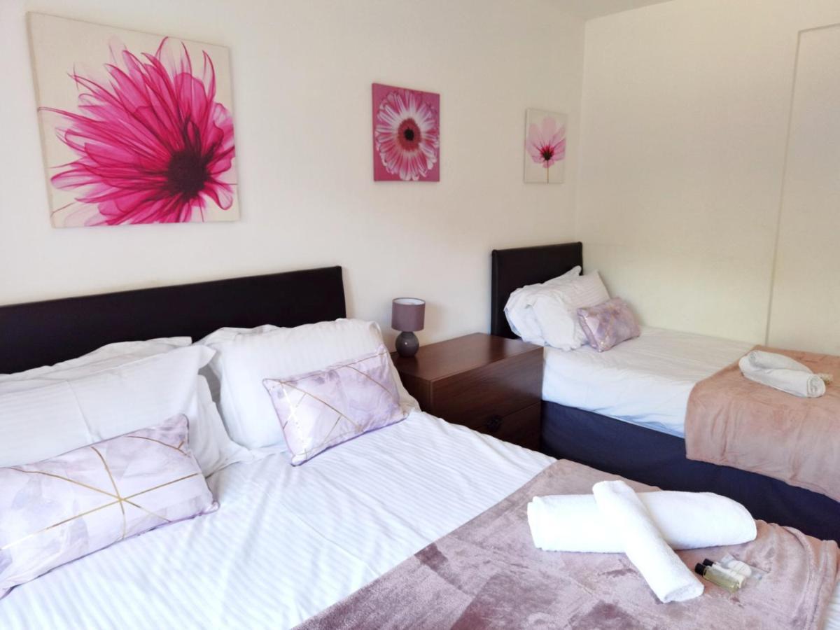 Perry Road, Beautiful Large House Available For Guests And Contractors Parking Wifi Villa Nottingham Buitenkant foto