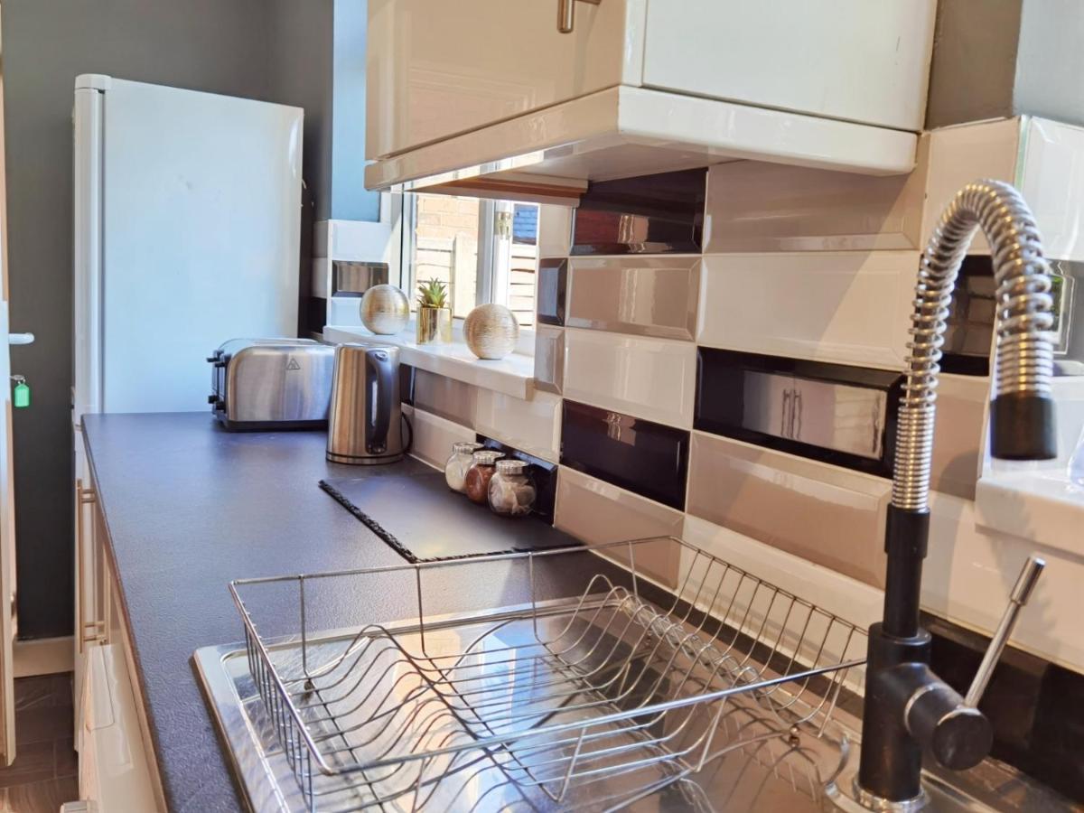 Perry Road, Beautiful Large House Available For Guests And Contractors Parking Wifi Villa Nottingham Buitenkant foto