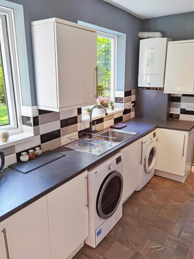 Perry Road, Beautiful Large House Available For Guests And Contractors Parking Wifi Villa Nottingham Buitenkant foto