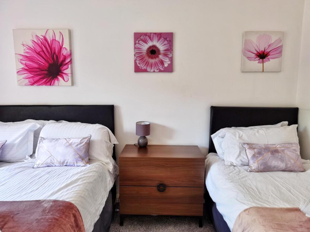 Perry Road, Beautiful Large House Available For Guests And Contractors Parking Wifi Villa Nottingham Buitenkant foto