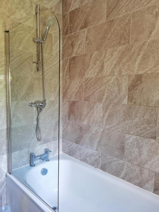 Perry Road, Beautiful Large House Available For Guests And Contractors Parking Wifi Villa Nottingham Buitenkant foto