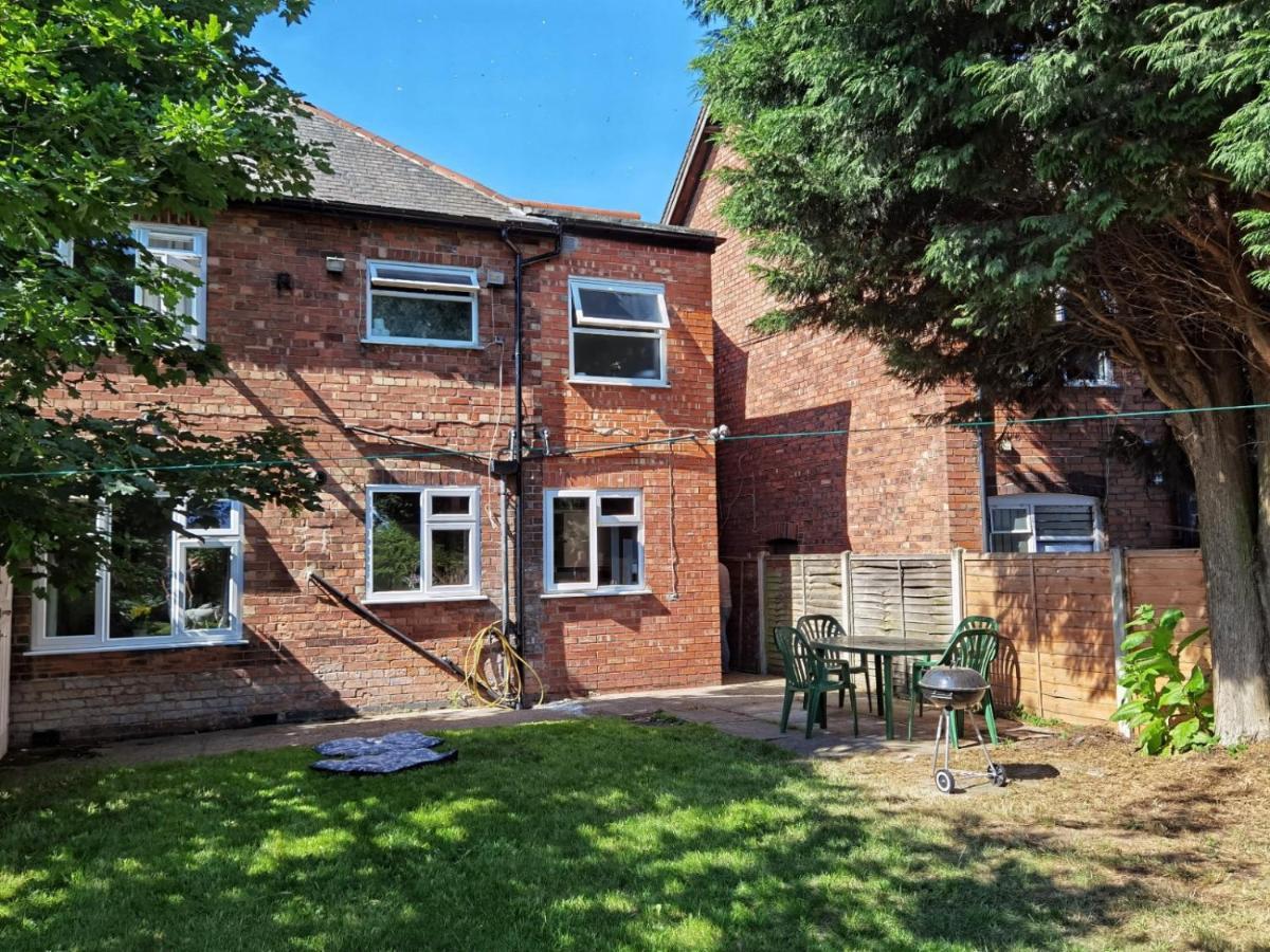Perry Road, Beautiful Large House Available For Guests And Contractors Parking Wifi Villa Nottingham Buitenkant foto